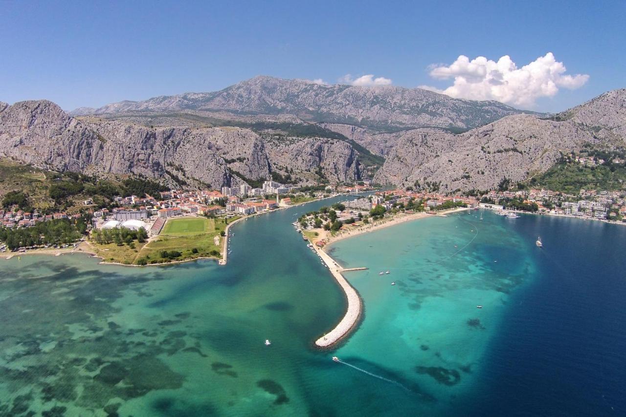 Apartments With A Parking Space Omis - 2745 Екстер'єр фото