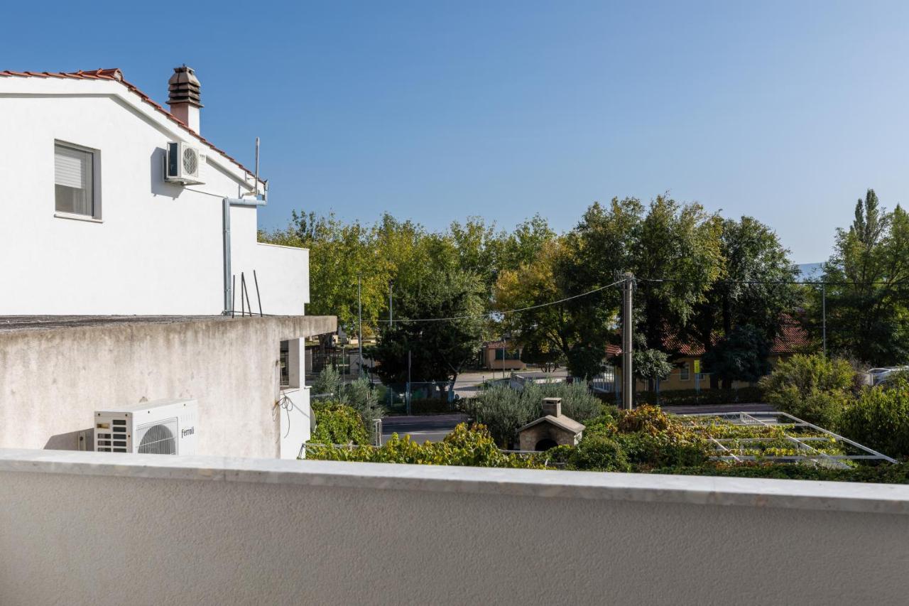 Apartments With A Parking Space Omis - 2745 Екстер'єр фото