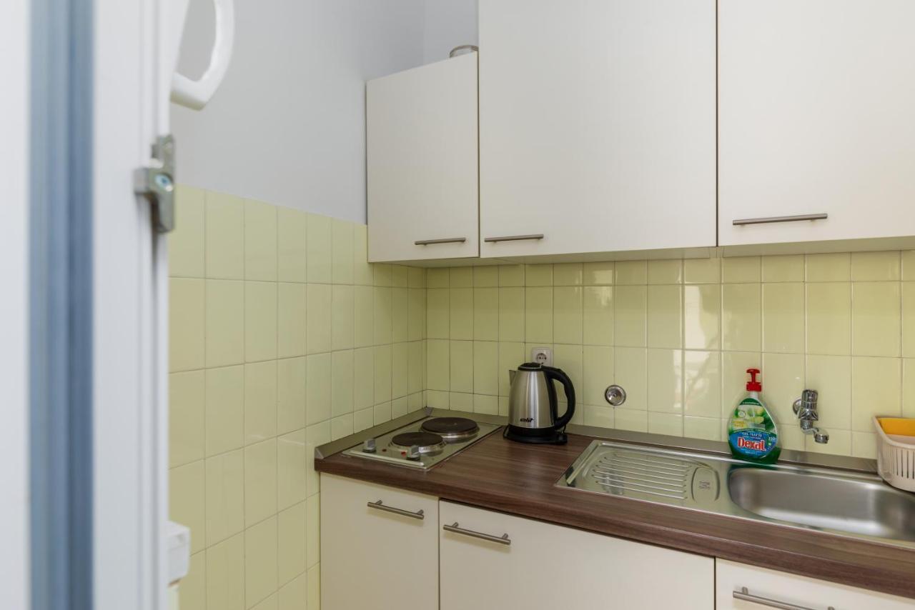 Apartments With A Parking Space Omis - 2745 Екстер'єр фото