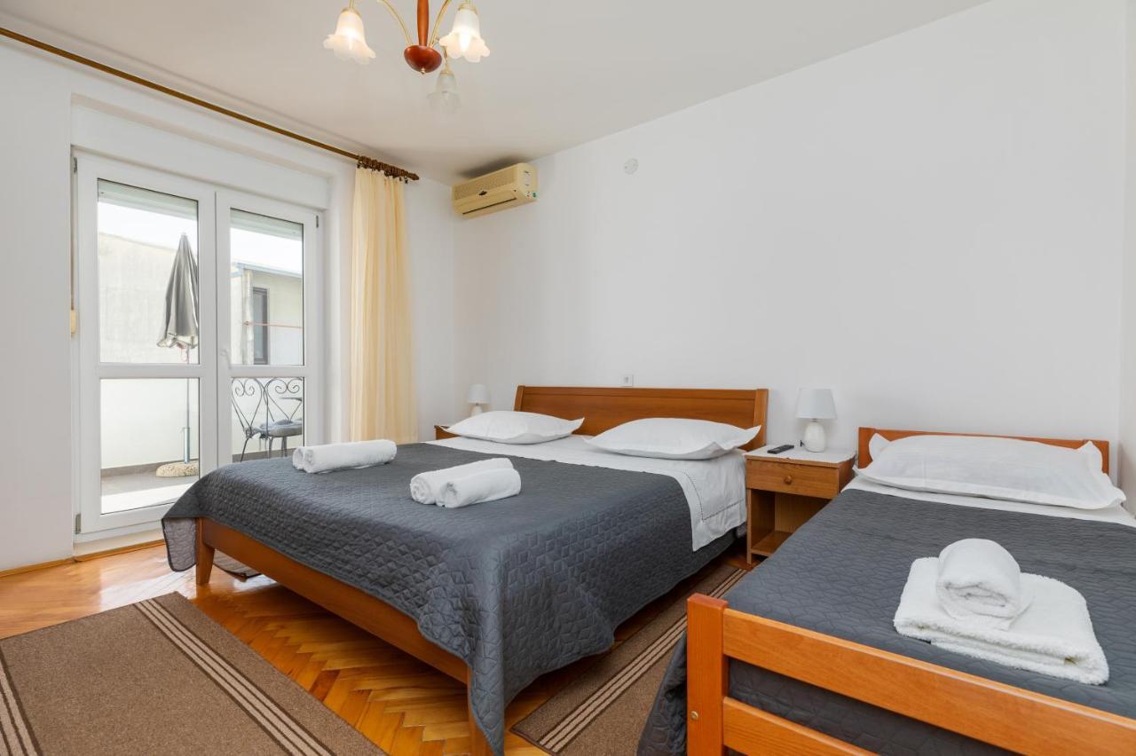 Apartments With A Parking Space Omis - 2745 Екстер'єр фото