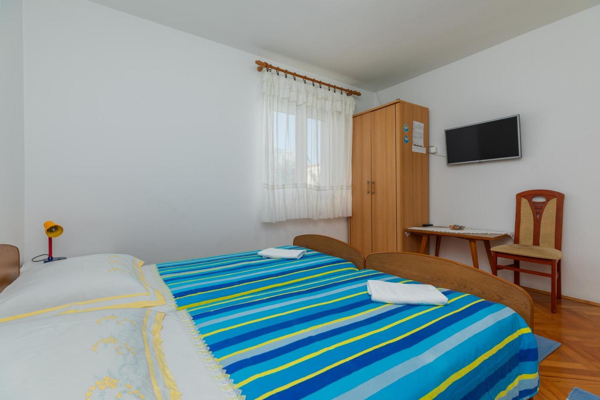 Apartments With A Parking Space Omis - 2745 Номер фото